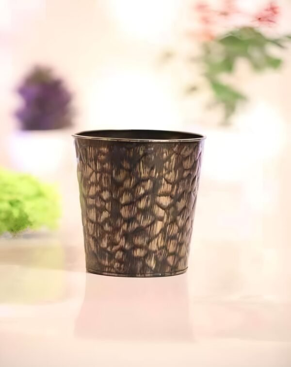 Iron Pot in Stone Texture Finish
