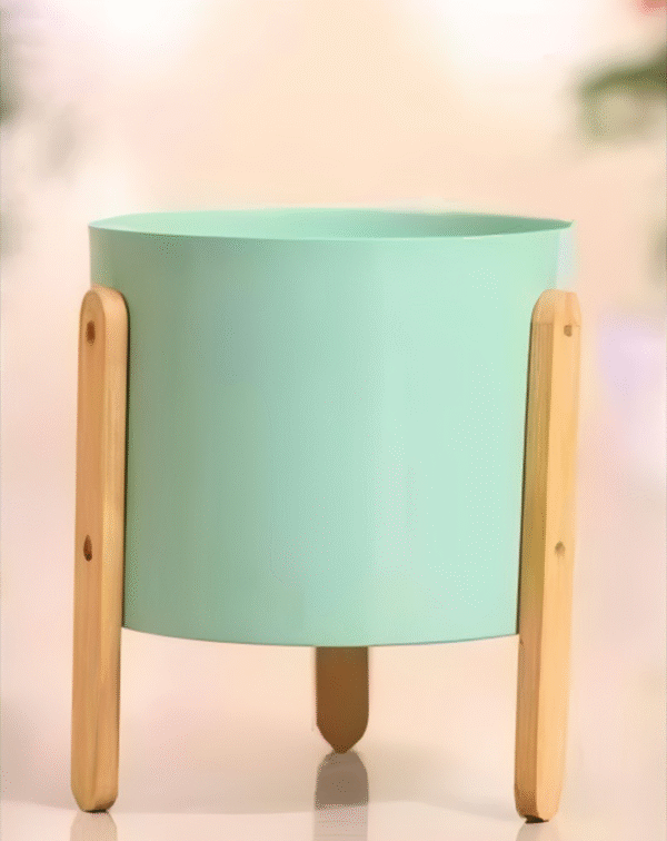 Round Planter with Wooden Stand
